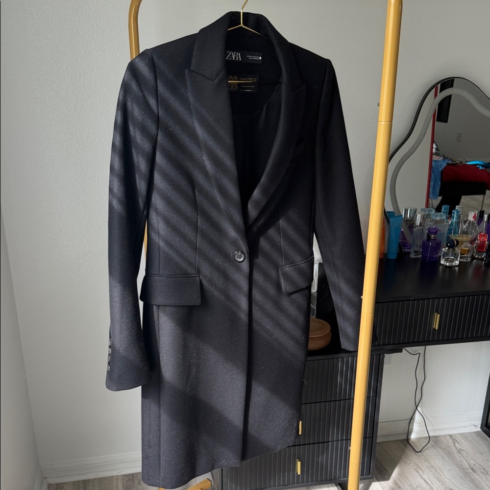 Zara Women's Elegant Black Blazer
